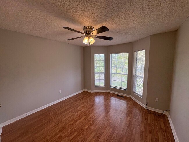 Building Photo - For Rent