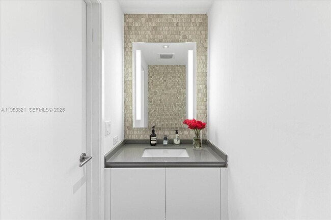 Building Photo - 88 SW 7th St