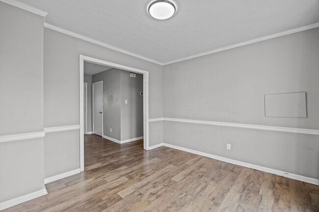 Building Photo - Charming Ranch Home Near Mt. Trashmore & Naval Bases