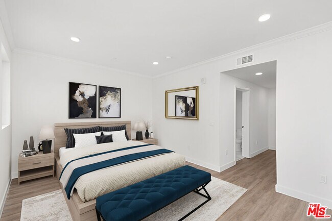 Building Photo - 6144 Whitsett Ave