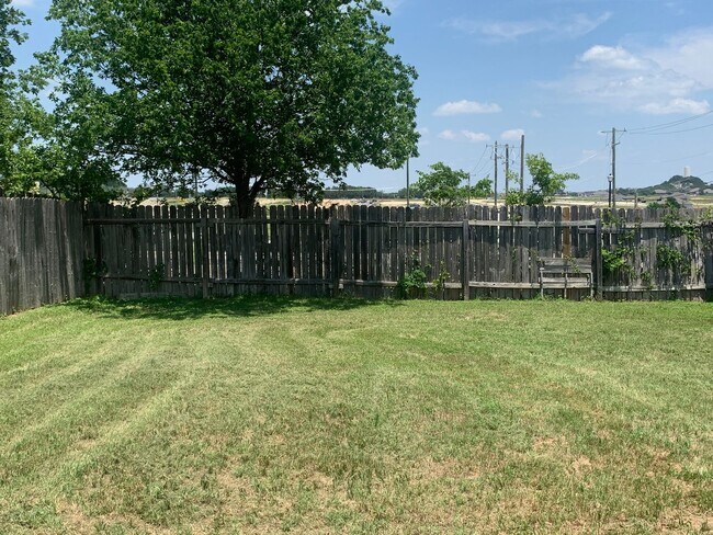 Building Photo - 1815 Pontotoc