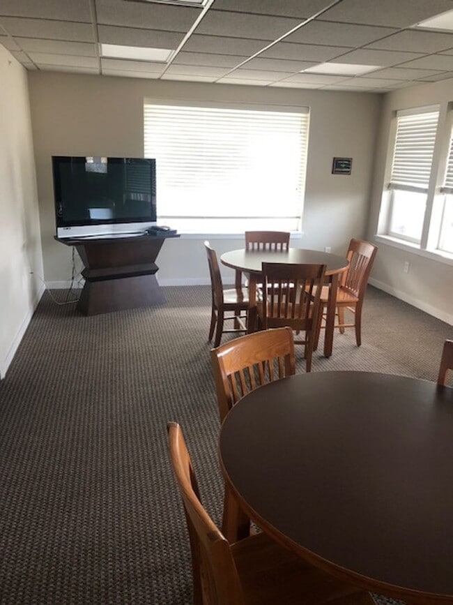 Building Photo - SAVE MONEY ON EXTENDED STAYS.  Beautiful Furnished and Completly Supplied Condo in Downtown Misso...