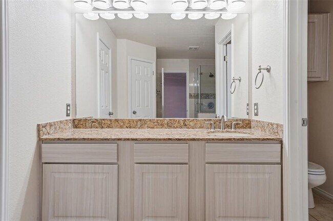 Building Photo - 5801 Marchmont Ln