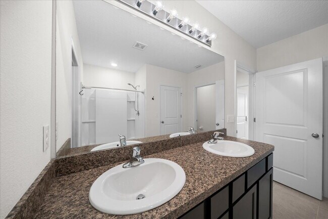 Building Photo - Move-In Ready! ***2 WEEKS FREE RENT**Beautiful 4-Bedroom Home with Modern Finishes & Room to Grow