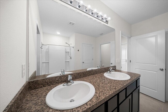 Building Photo - Move-In Ready! Beautiful 4-Bedroom Home with Modern Finishes & Room to Grow
