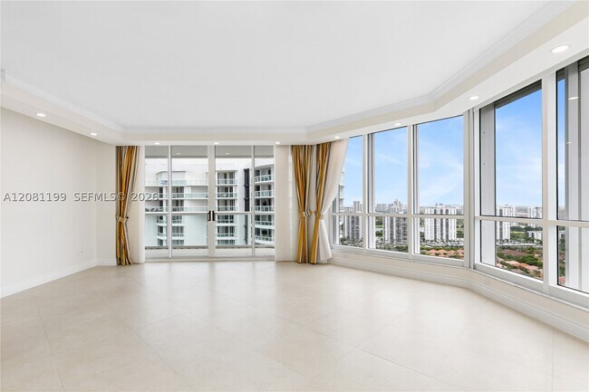 Building Photo - 21150 Point LPH 2902