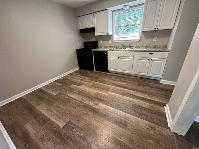 Building Photo - 9010 Tedburn Cir