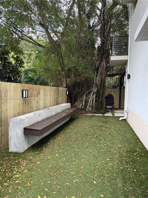 Building Photo - 540 SW 6th Ave