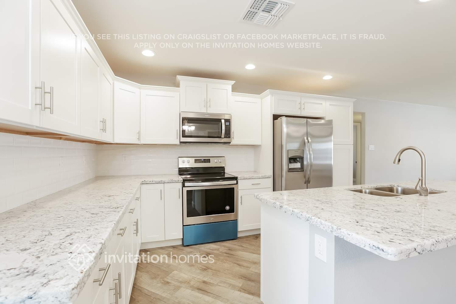 Building Photo - 6827 S Willow Dr