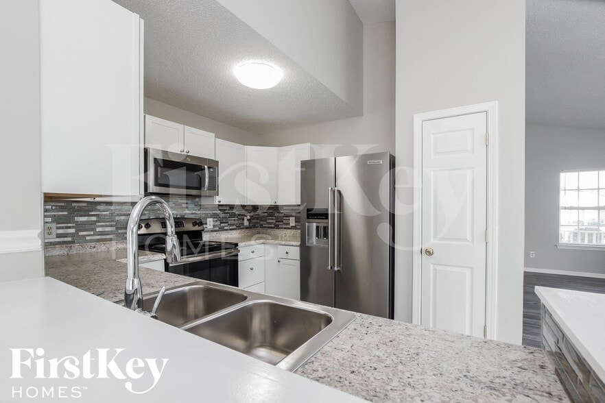 Building Photo - 9610 Rau Ct