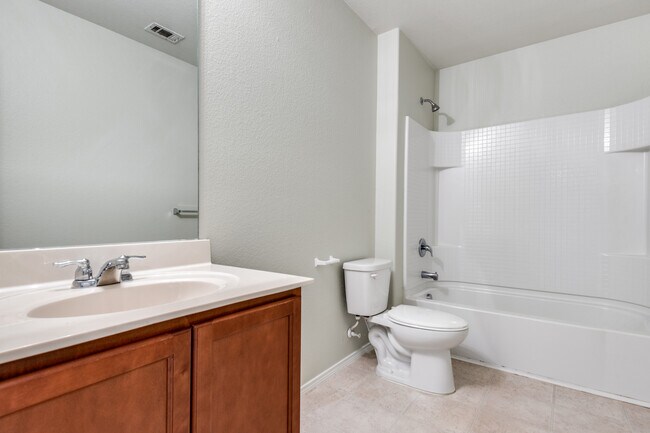 Building Photo - 1413 Lone Pine Dr