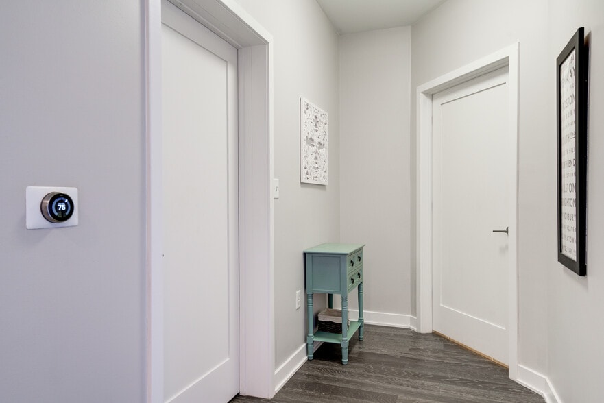 Building Photo - 1350 Maryland Ave NE