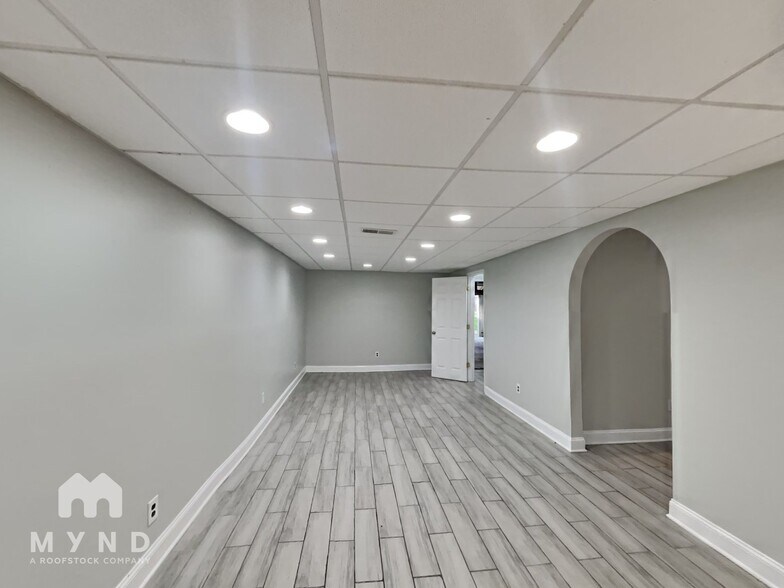 Building Photo - 1172 Westridge Cir