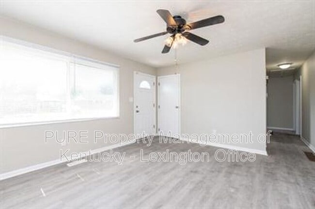 Building Photo - 633 Carver Rd