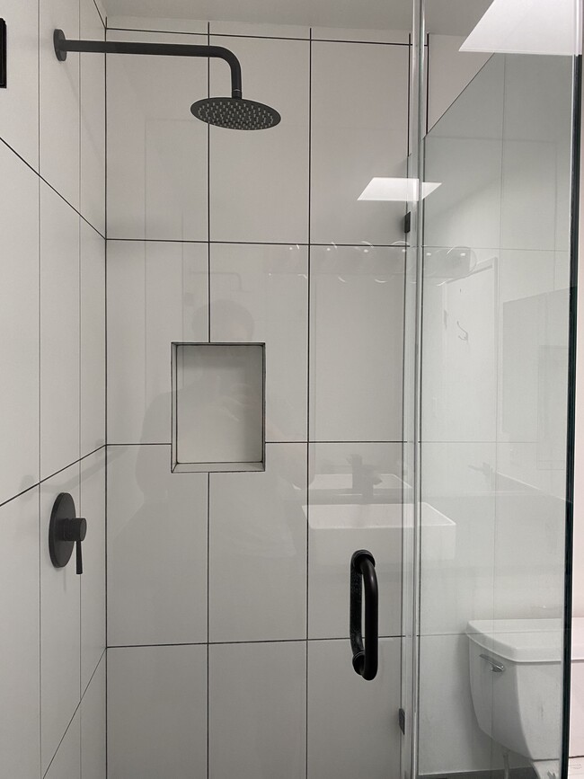 Building Photo - 1200 N Flores St