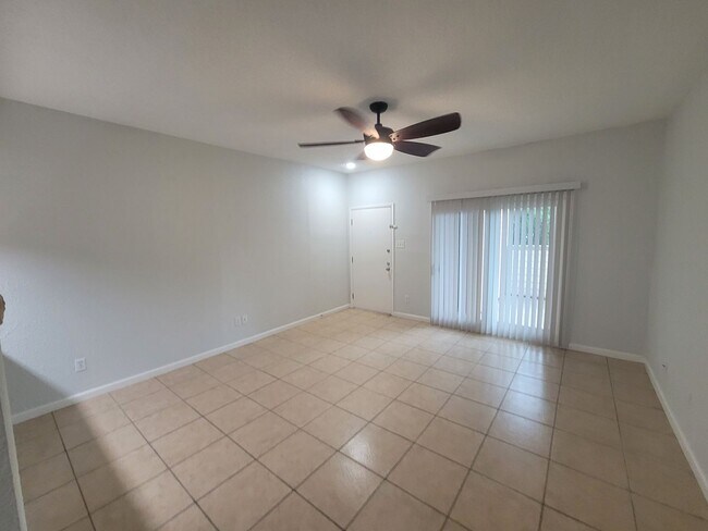 Building Photo - 7079 N Holiday