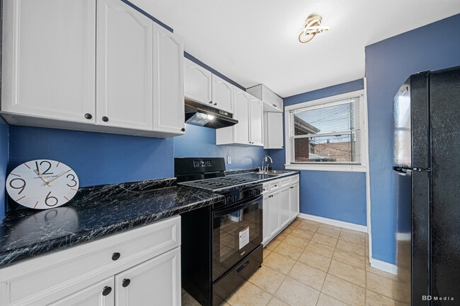 Primary Photo - 136 Webb St