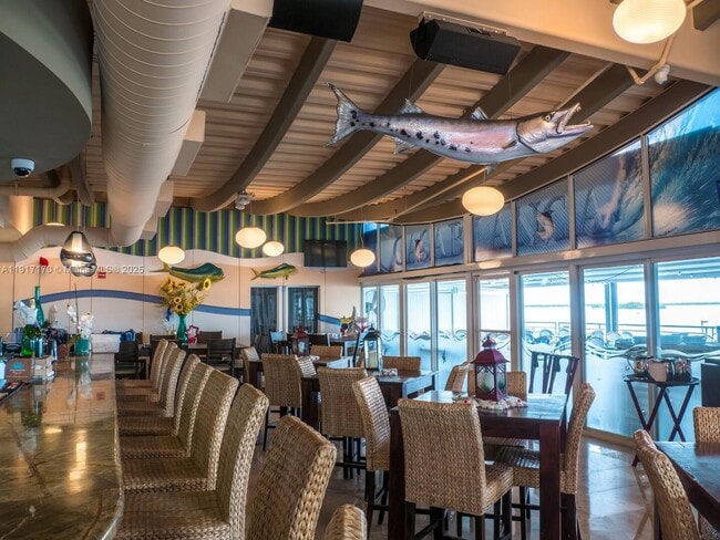 Building Photo - 1717 N Bayshore Dr