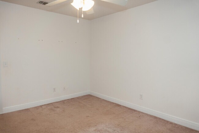 Building Photo - 641 Territory Ln