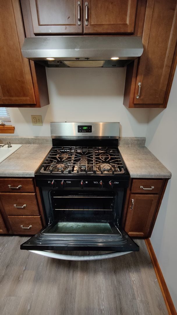 Building Photo - *Recently Updated 1BD/1BA Apartment Available in Brentwood*