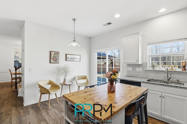 Building Photo - 249 Elmhaven Dr