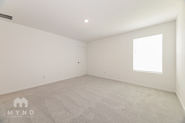 Building Photo - 1246 Basswood Dr