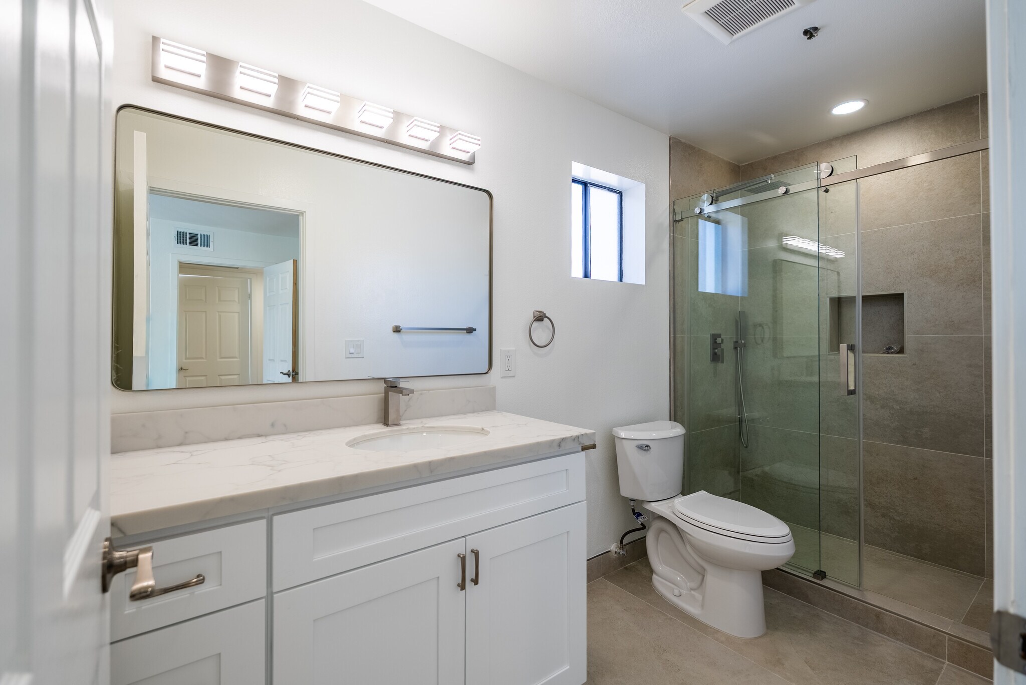 Building Photo - 123 S Roosevelt Ave