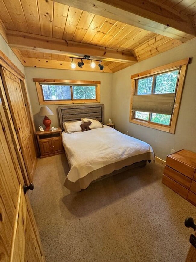Building Photo - Cute 3Bd home available for a 3-6 month se...