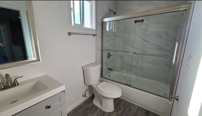 Building Photo - 129(425)