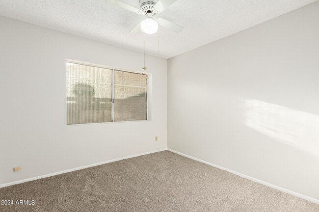 Building Photo - 4652 W Puget Ave