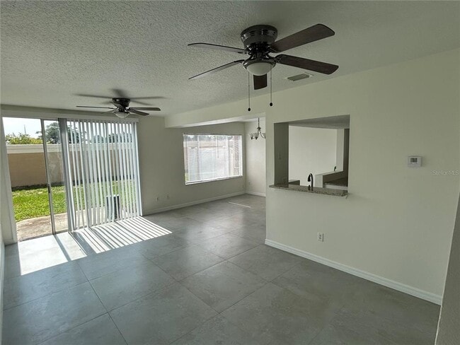 Building Photo - 202 Washington Palm Loop