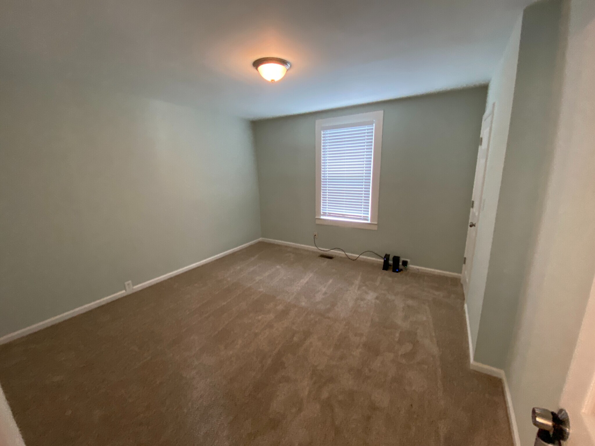 Building Photo - Room in House on Chester St