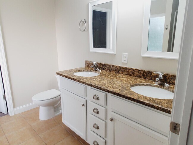 Building Photo - 21 Hill Rd