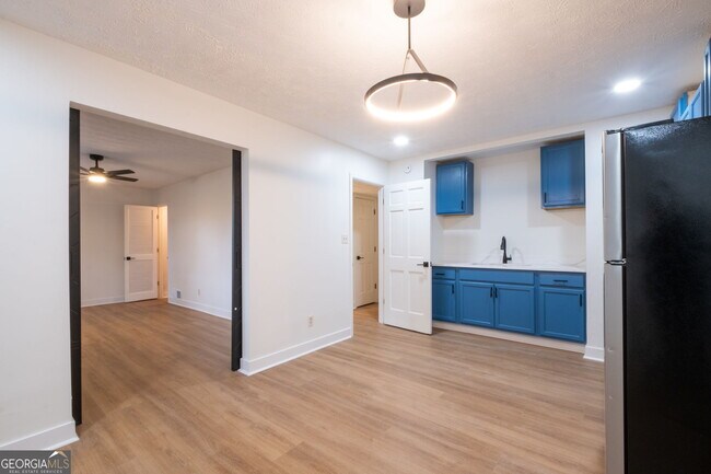 Building Photo - 2688 Benton Dr