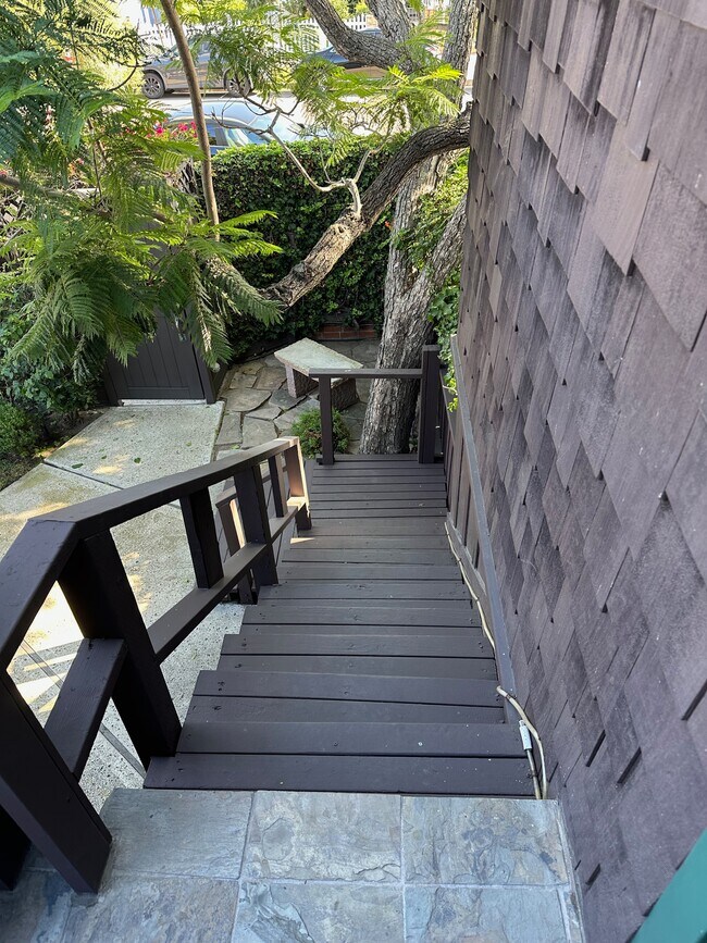 Building Photo - 4030 Haines St