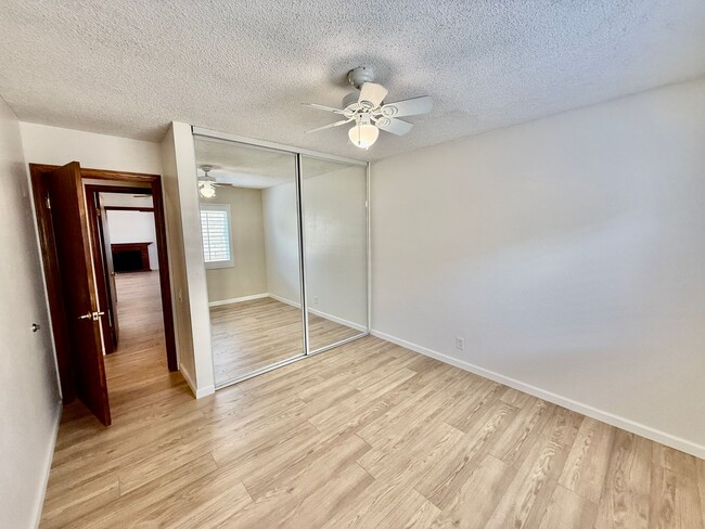 Building Photo - Nice Single Story Home