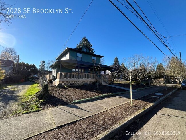 Building Photo - Stunning Newly Renovated 4-Bedroom Home fo...