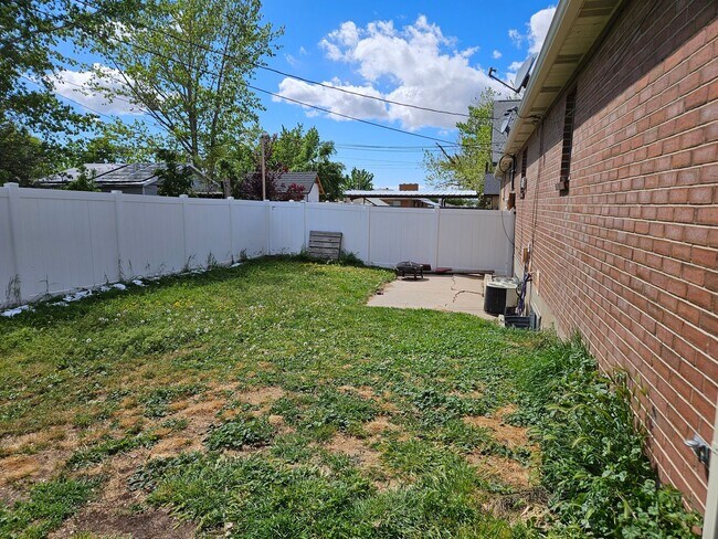 Building Photo - 51-53 W 1100 S