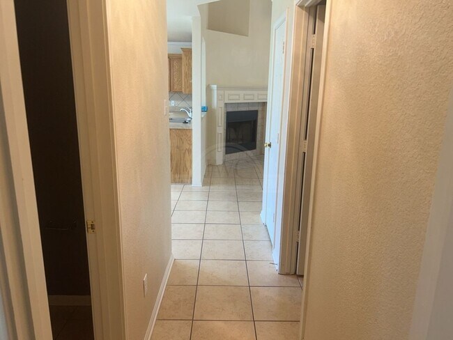 Building Photo - 5604 Bertha Dr