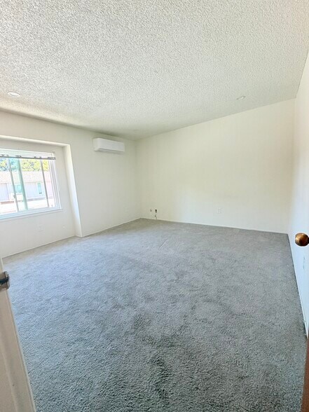 Building Photo - 85 El Toro Ct
