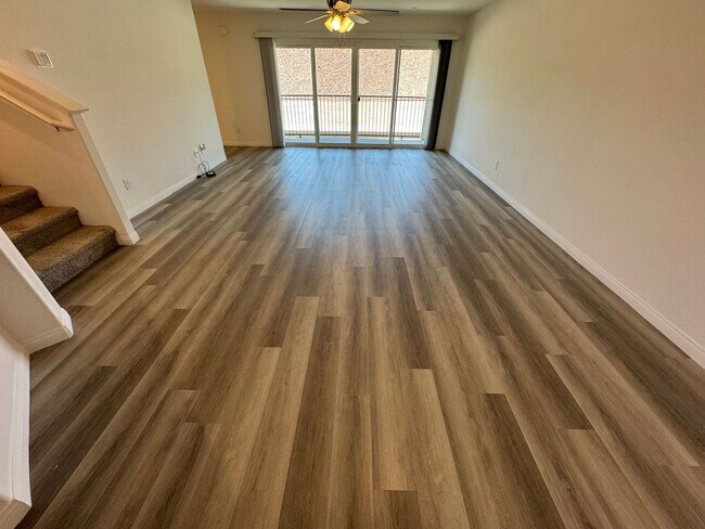 Building Photo - BEAUTIFUL 3 BEDROOM 3 BATH TRI-LEVEL HOME ...
