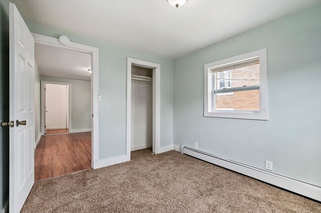 Building Photo - 921 15th St