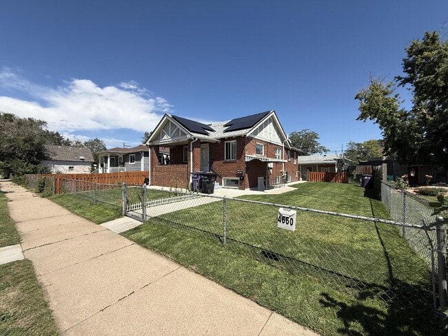 Building Photo - AVAILABLE NOW!  Chic Urban Studio in the heart of Denver!