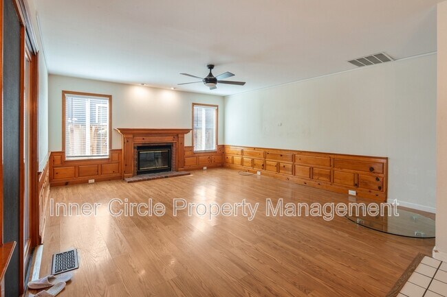 Building Photo - 512 Bluerock Dr