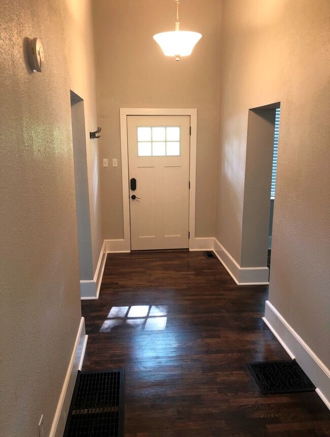 Building Photo - COMING SOON!! Historic 4 Bed, 2 Bath House