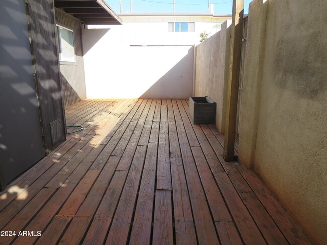 Building Photo - 1450 E Bethany Home Rd