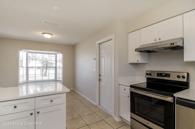 Building Photo - 1035 Country Club Blvd