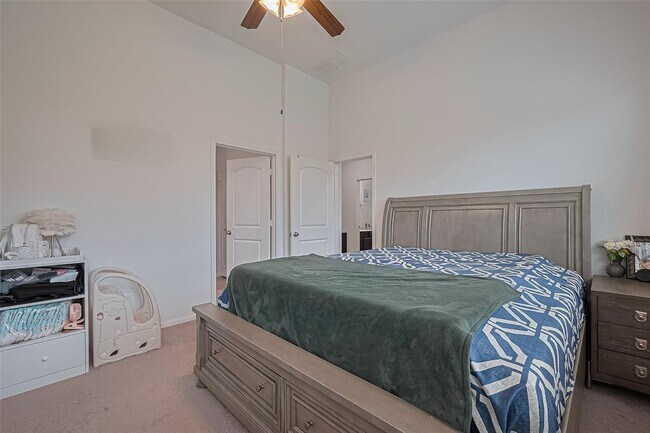 Building Photo - 14214 Singing Oaks Trl