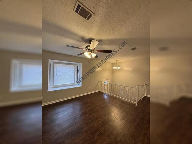 Building Photo - 2607 Elkhart Dr