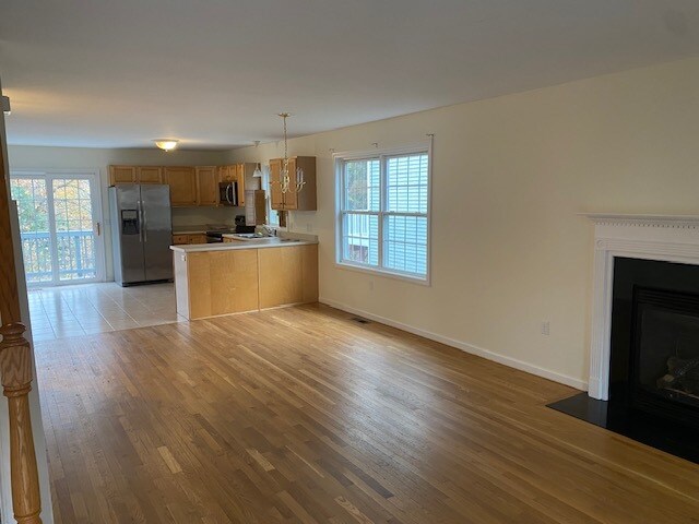 Building Photo - 6 Hickory Ct